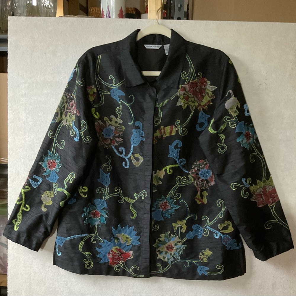 Laura Ashley Blazer. Silk. Embroidered. Size L